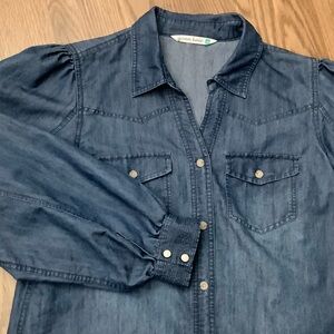 Given Kate Denim  Shirt Dress Size M Button Front Pockets Snap Cuffs Lightweight